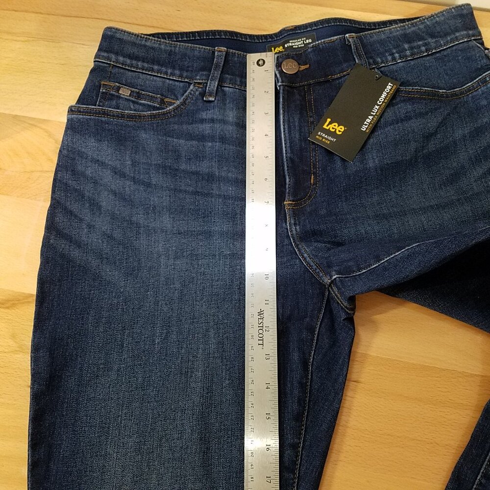 Lee Women’s Dark Wash Jeans 14M Straight Leg Mid Rise NWT!!!! - Picture 5 of 16